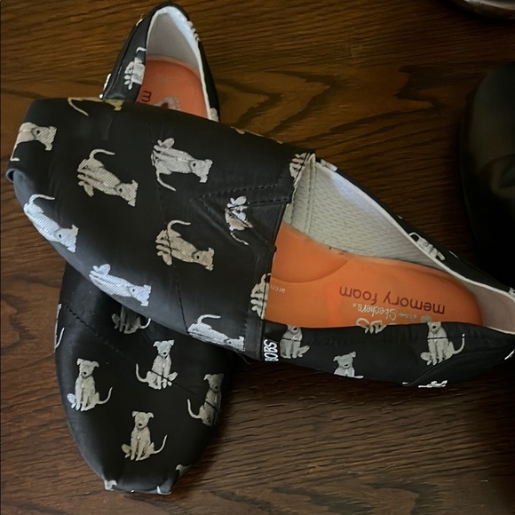 BOBS Black Slippers Comfortable Slip-On Design - Picture 4 of 8